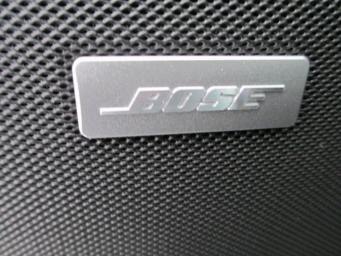 New 2026 GMC Sierra 1500 SLT w/ SLT Convenience Package image 17