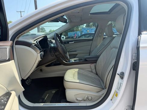 Used 2018 Ford Fusion Platinum FWD image 13