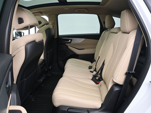 Used 2025 Acura MDX SH-AWD image 11