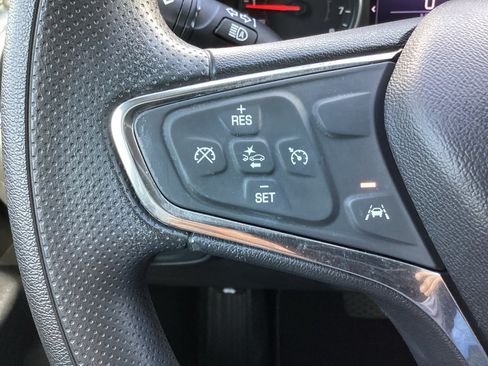 Used 2020 Chevrolet Equinox LT FWD image 18