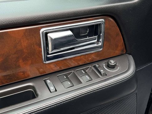 Used 2015 Lincoln Navigator 4WD image 18