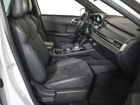 Used 2023 Mitsubishi Outlander SE AWD/4WD image 8
