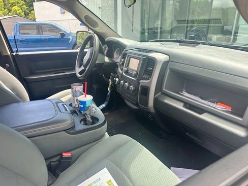 Used 2018 RAM 1500 Express AWD/4WD image 9
