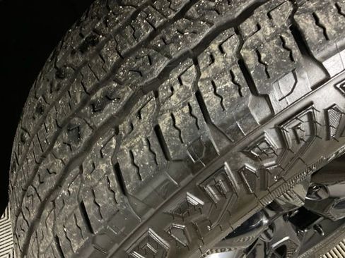 Used 2024 GMC Yukon AT4 w/ AT4 Premium Package image 47