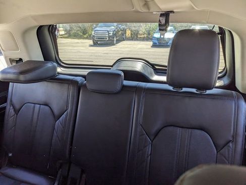 Used 2018 Ford Expedition Platinum image 22