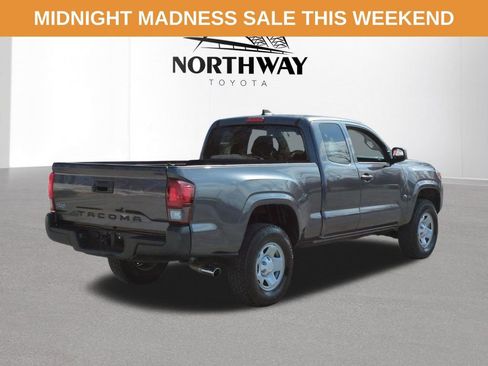 Used 2023 Toyota Tacoma SR image 4