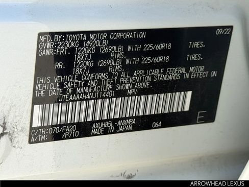 Used 2022 Toyota Venza LE image 30