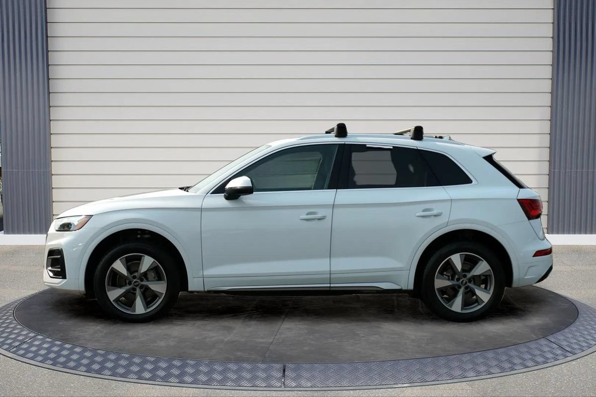Used 2023 Audi Q5 2.0T Premium w/ Convenience Package AWD/4WD image 4