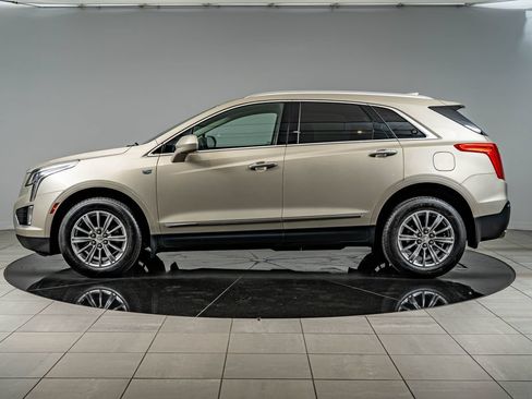 Used 2017 Cadillac XT5 Luxury w/ Driver Awareness Package FWD image 8