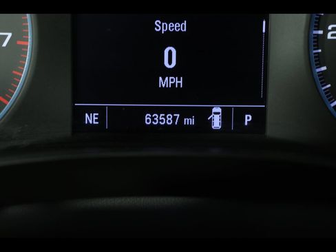 Used 2023 Chevrolet Traverse LS w/ Safety Package FWD image 27
