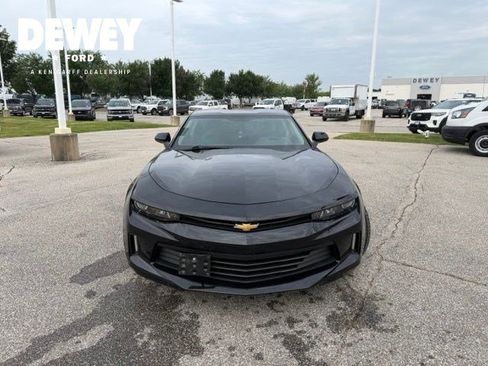 Used 2016 Chevrolet Camaro LT RWD image 3