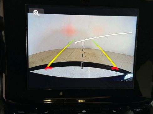 New 2025 Jeep Grand Cherokee Altitude image 21