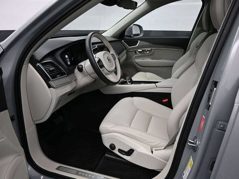 Used 2025 Volvo XC90 T8 Plus w/ Protection Package AWD/4WD image 9
