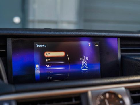 Used 2018 Lexus IS 300 AWD w/ Comfort Package image 18