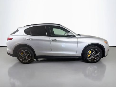 Used 2019 Alfa Romeo Stelvio Ti Sport w/ Quick Order Package 22S Sport AWD/4WD image 4