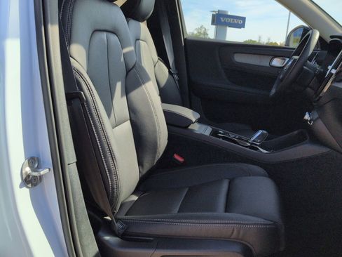 New 2026 Volvo XC40 B5 Plus w/ Protection Package Premier image 27