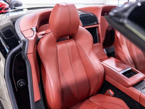 Used 2014 Aston Martin V8 Vantage Roadster RWD image 29
