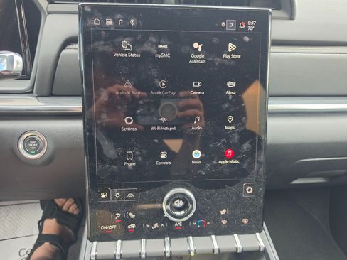 Used 2025 GMC Terrain Elevation w/ Technology Package II AWD/4WD image 40