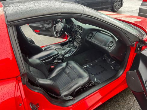 Used 1997 Chevrolet Corvette Coupe w/ Performance Handling Pkg image 19