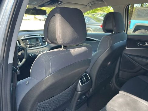 Used 2016 Kia Sorento LX image 15