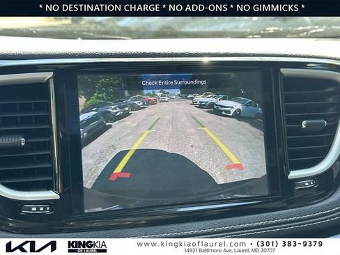 Used 2021 Chrysler Pacifica Touring w/ S Appearance Package FWD image 13