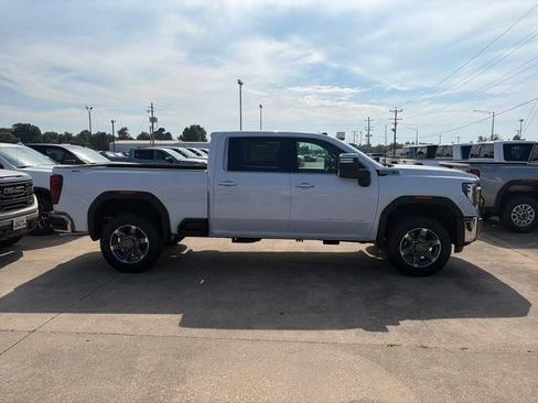 New 2026 GMC Sierra 2500 SLT AWD/4WD image 7