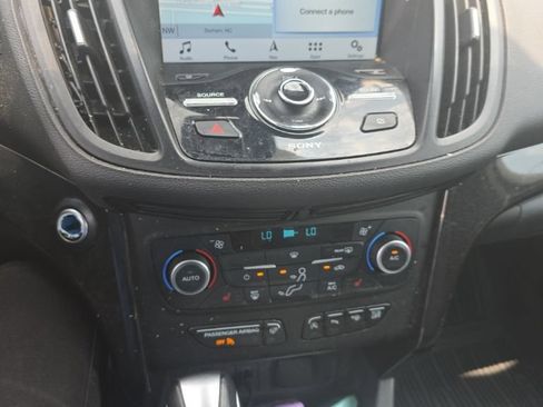 Used 2019 Ford Escape Titanium AWD/4WD image 5