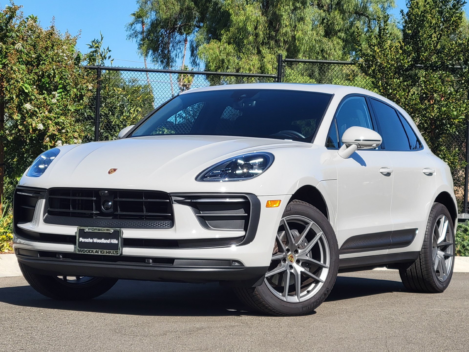 Used 2026 Porsche Macan AWD/4WD image 1