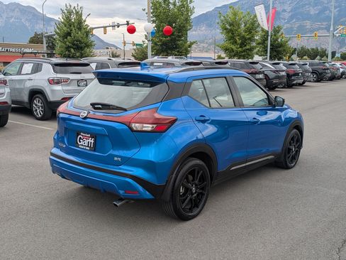 Used 2021 Nissan Kicks SR w/ SR Premium Package FWD image 3