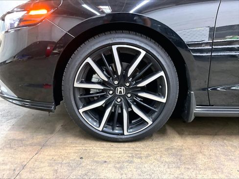 Used 2024 Honda Accord Touring image 12