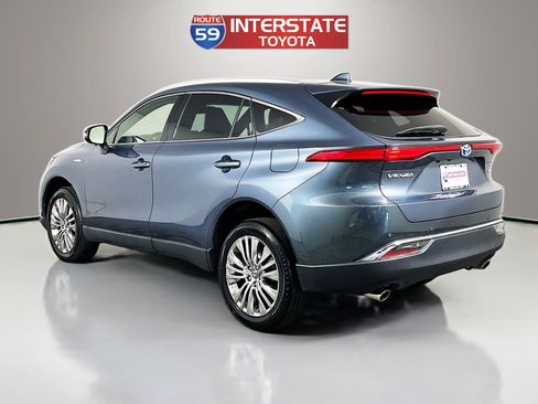 Certified 2021 Toyota Venza XLE w/ Softex Package AWD/4WD image 5