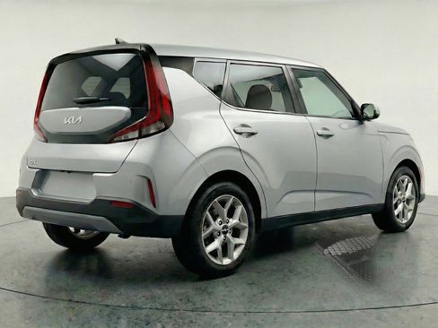 Used 2025 Kia Soul LX w/ LX Technology Package image 9