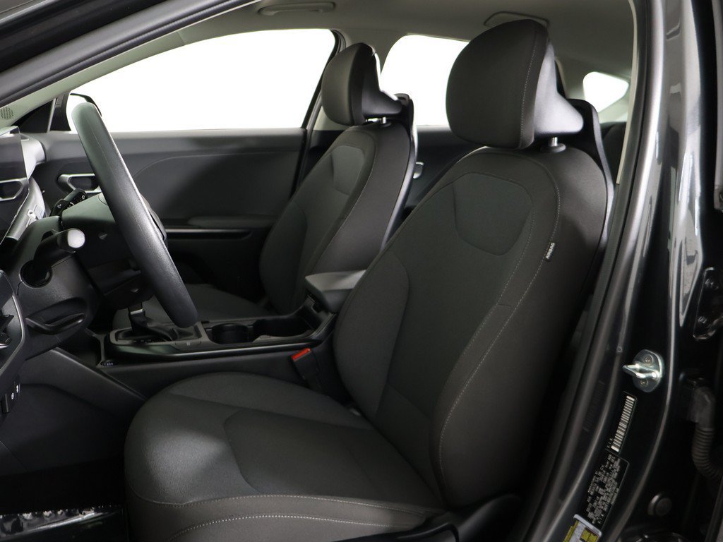 Certified 2025 Kia K4 FWD image 29