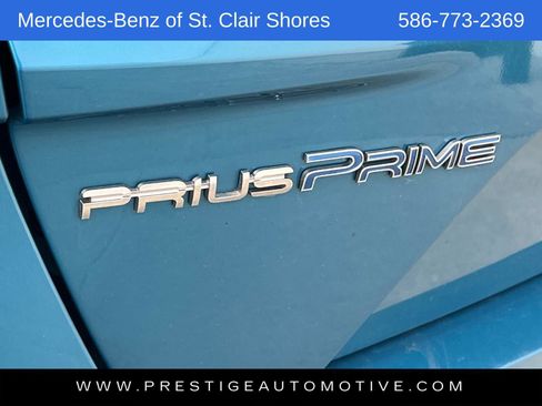 Used 2021 Toyota Prius Prime Limited image 10