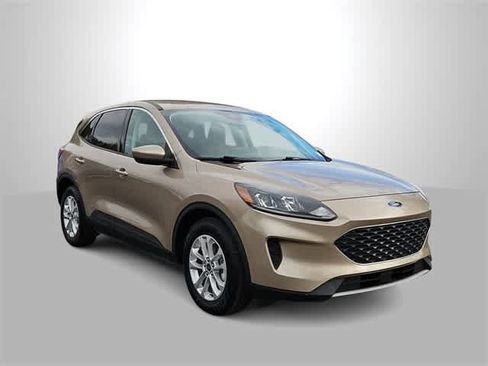 Used 2021 Ford Escape SE image 2