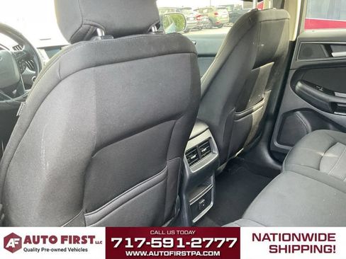 Used 2019 Ford Edge SE FWD image 8