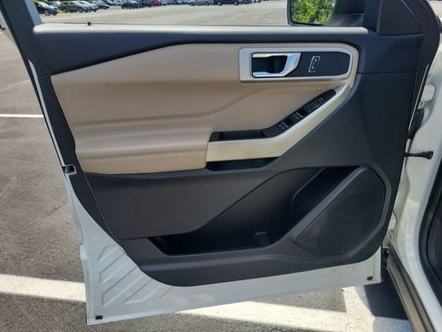 Used 2020 Ford Explorer XLT w/ Equipment Group 202A AWD/4WD image 38