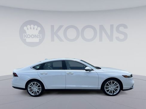 Used 2023 Honda Accord Touring image 8