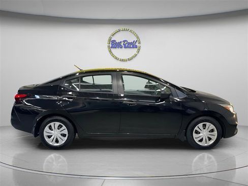 Used 2021 Nissan Versa S FWD image 7