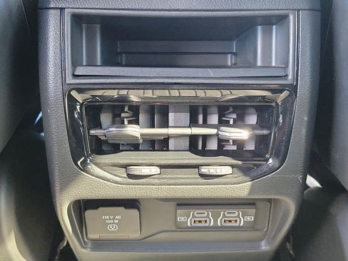 Used 2023 Jeep Grand Cherokee Altitude image 19