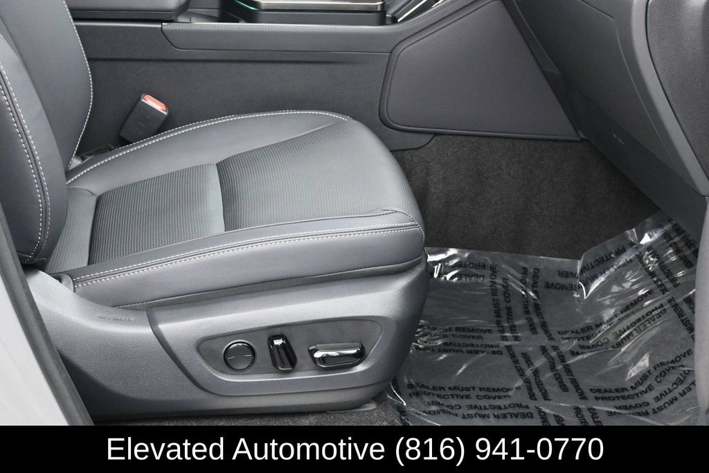 Used 2025 Lexus GX 550 w/ Accessory Package (2T) AWD/4WD image 7