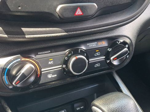 Used 2022 Kia Soul LX FWD image 31