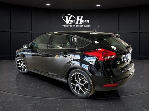 Used 2018 Ford Focus SEL w/ Cold Weather Package FWD image 5