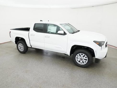 New 2026 Toyota Tacoma SR5 RWD image 15