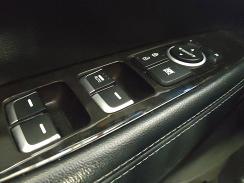 Used 2018 Kia Sorento LX image 27