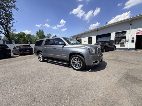 Used 2019 GMC Yukon XL Denali w/ Denali Ultimate Package AWD/4WD image 25