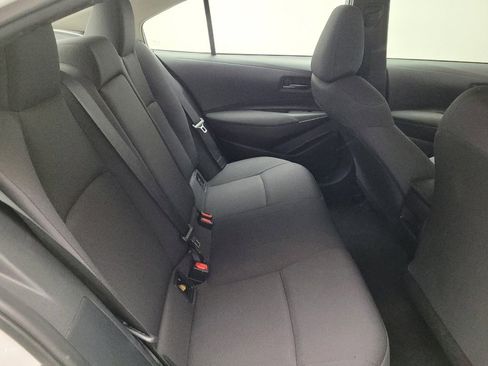 Used 2022 Toyota Corolla LE image 19