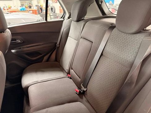 Used 2019 Chevrolet Trax LS FWD image 18