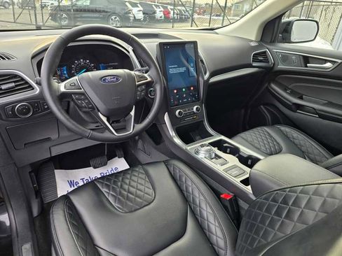 Used 2024 Ford Edge Titanium image 27