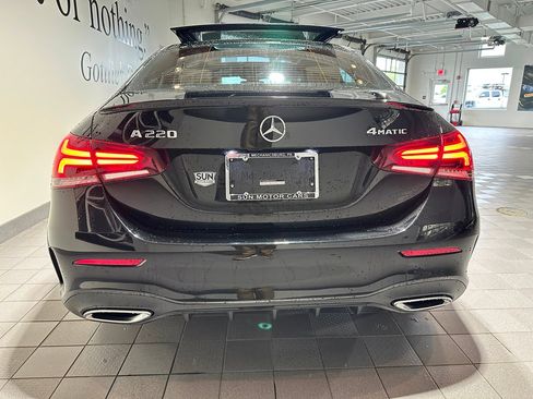 Used 2022 Mercedes-Benz A 220 4MATIC image 4
